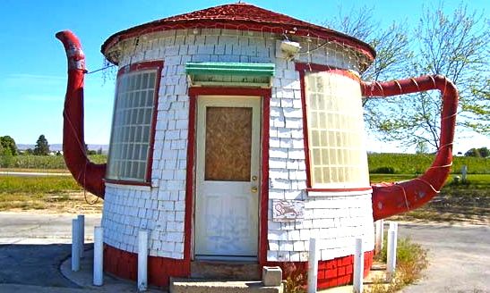 Teapot Gas Station