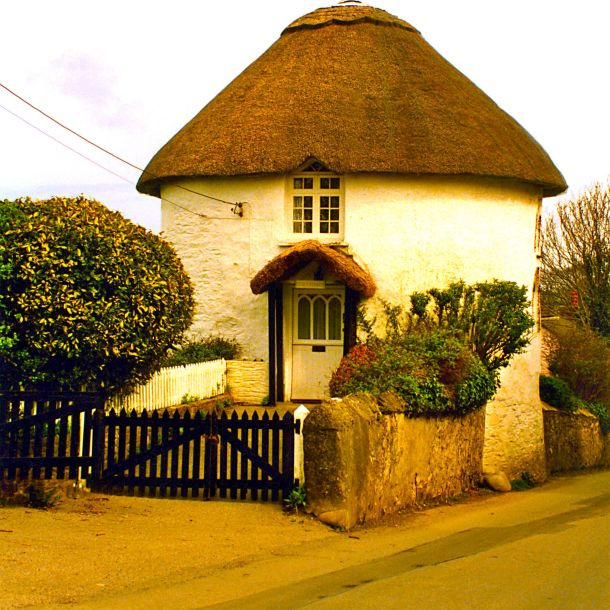 Round thatched cottage