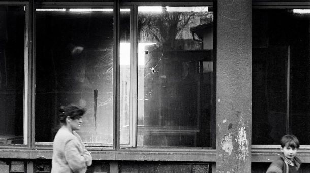 Sarajevo_siege_bullet_holed_window (1)