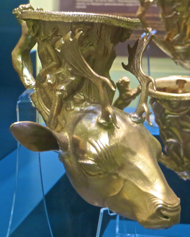 Rhyton 4