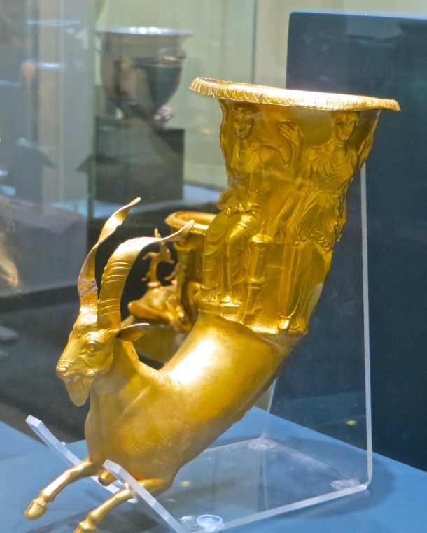 Rhyton 5